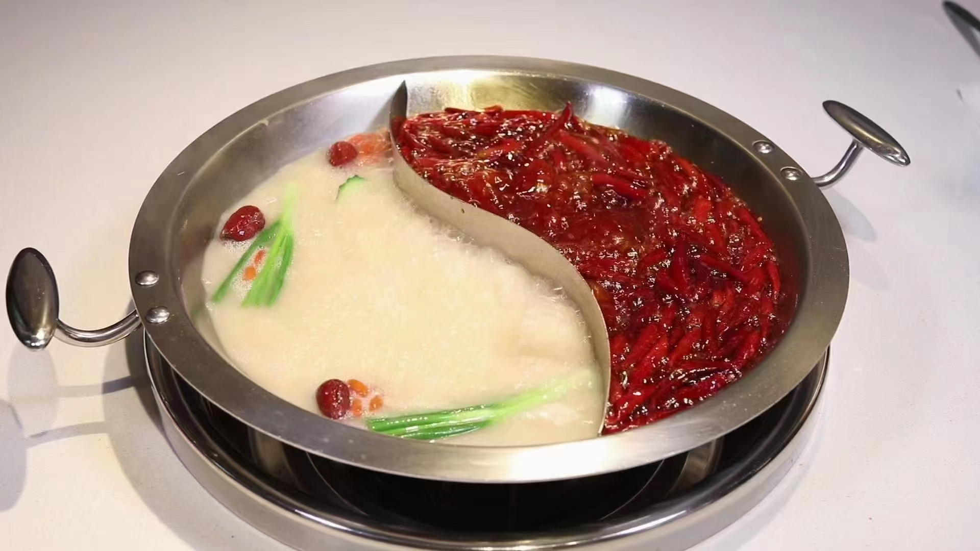 揚州清油火鍋底料哪個牌子好吃又操作簡單？怎么去批發聯系(圖1)
