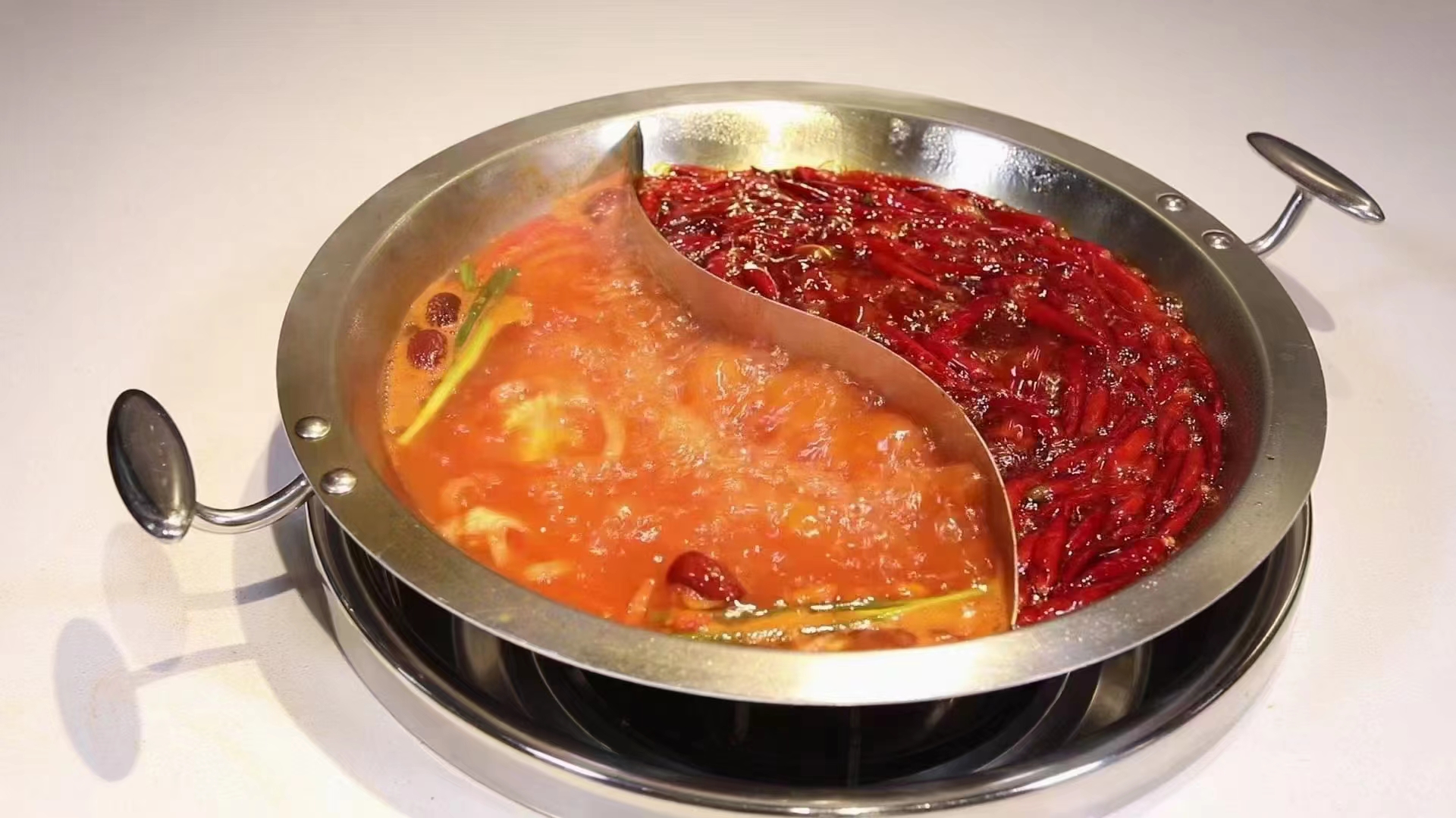 揚州清油火鍋底料哪個牌子好吃又操作簡單？怎么去批發聯系(圖2)